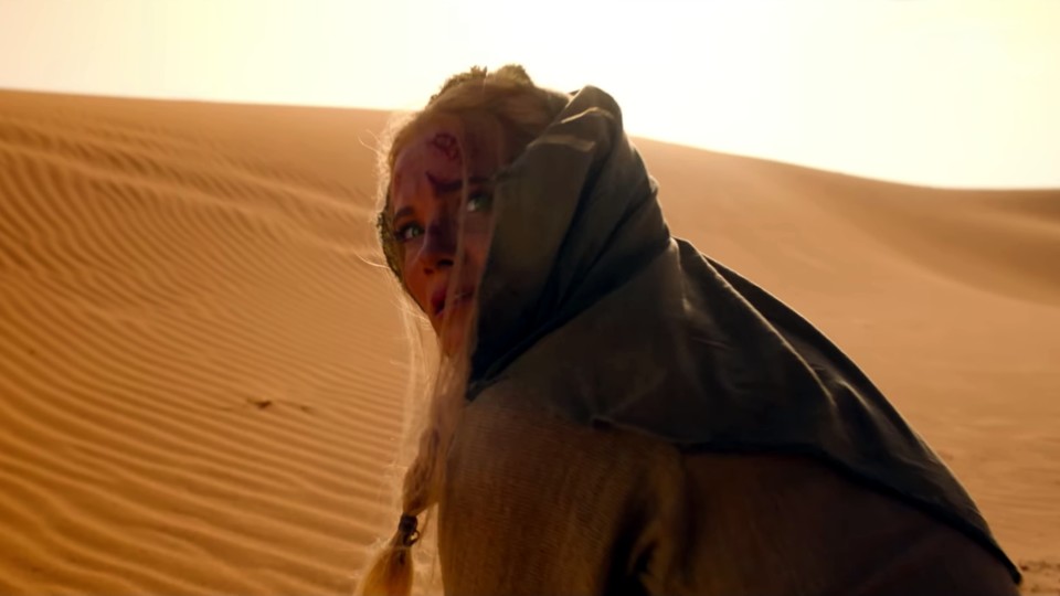 (Po osobistej przygodzie na pustyni, Ciri jest w pełni skoncentrowana pod koniec sezonu 3. Źródło zdjęcia: Netflix)