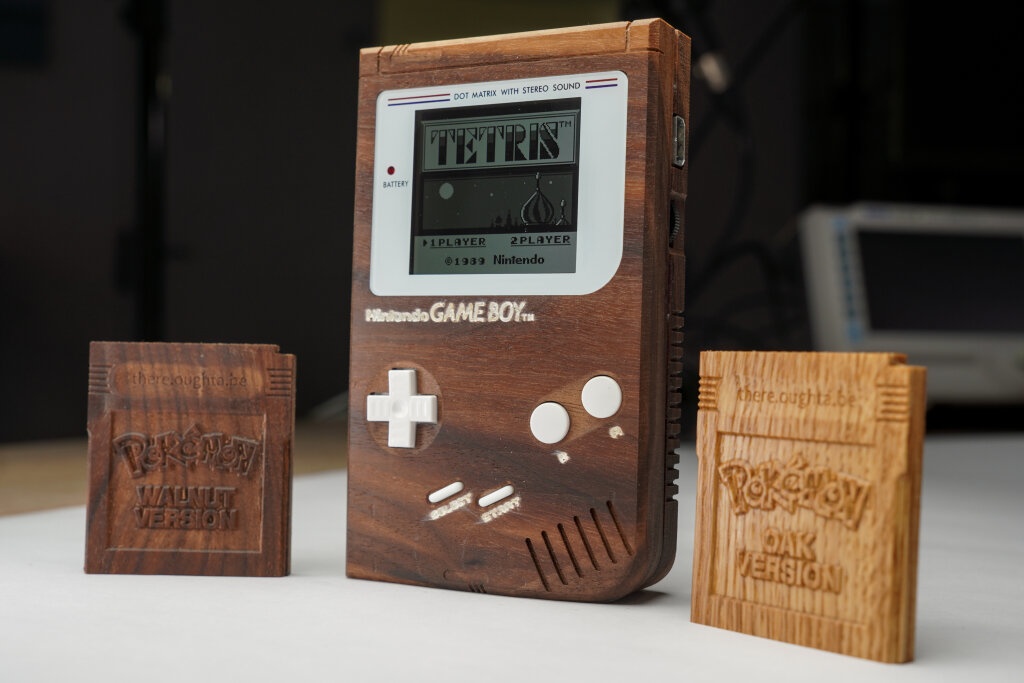(Nintendo GameBoy i gry Pokémon wykonane z drewna. (Image: there oughta be))