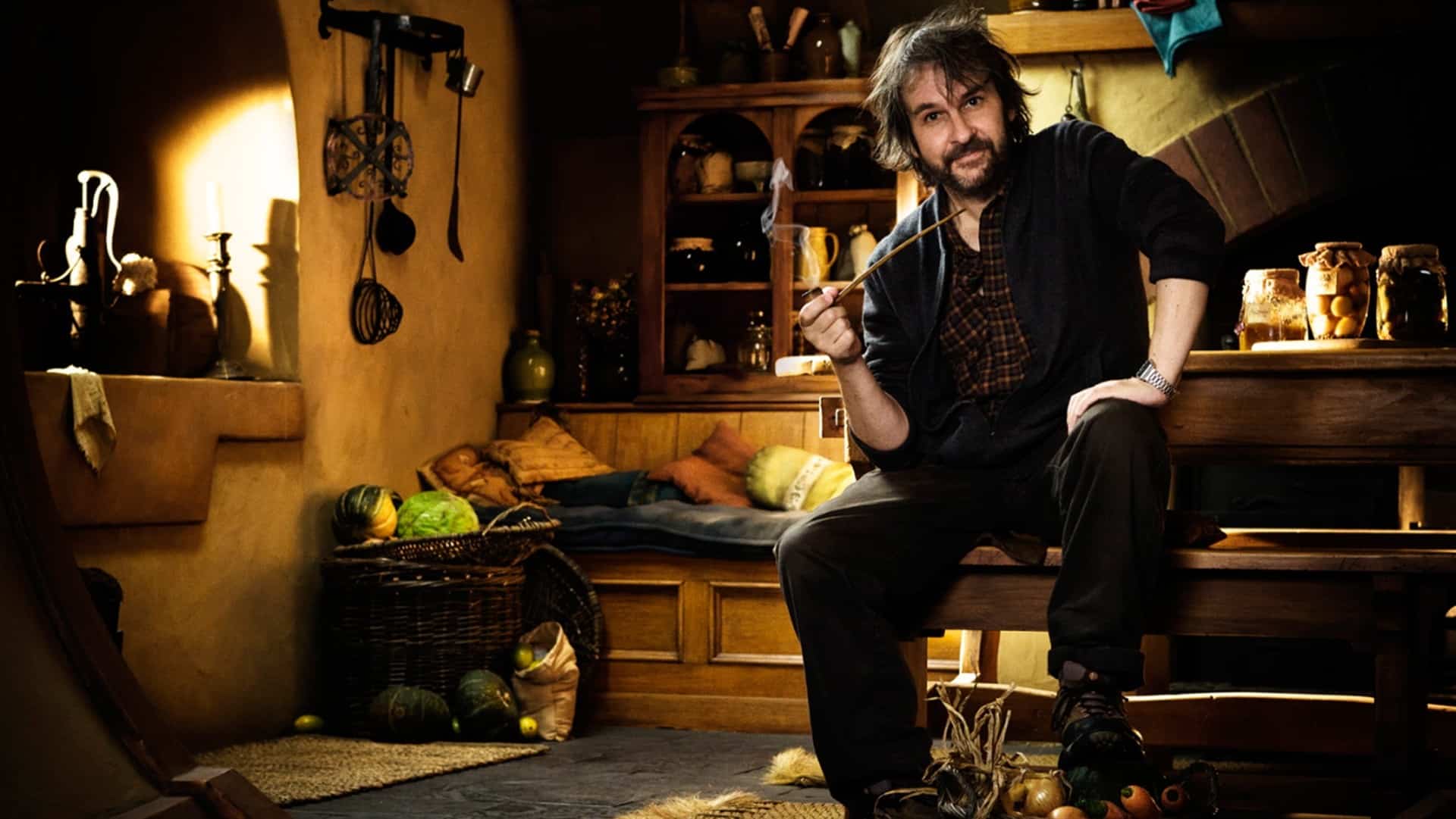 (Peter Jackson, (pátý) Hobit, jak ho s oblibou překřtili herci i fanoušci, v současnosti pracuje na několika projektech ze Středozemě)